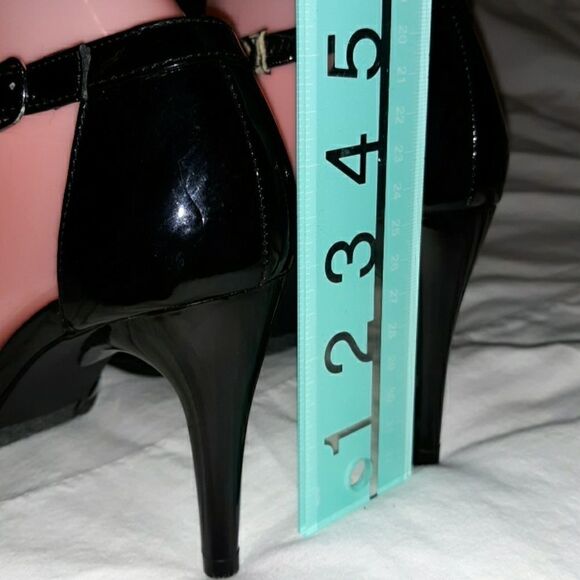 Dana Buchman Danica Zebra X Front Sexy Heels‎ 7.5 - Picture 5 of 7